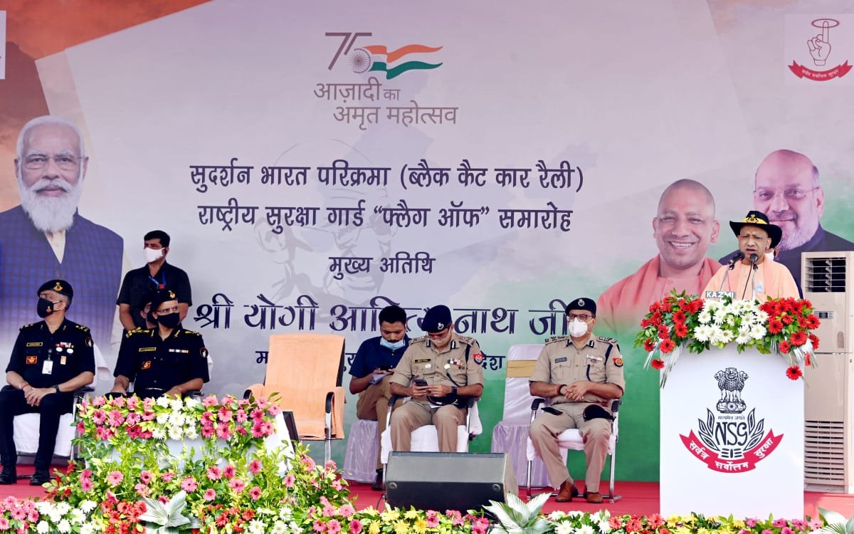 मुख्यमंत्री ने ‘सुदर्शन भारत परिक्रमा’ एन0एस0जी0को झण्डी दिखाकर रवाना किया