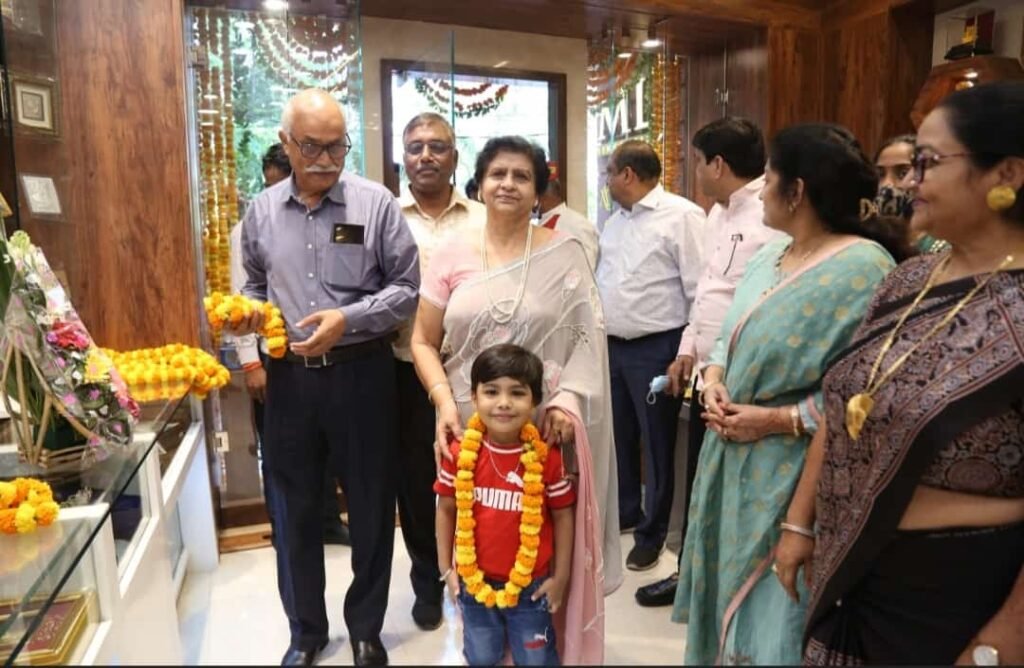 महापौर आदरणीया श्रीमती संयुक्ता भाटिया द्वारा एम. एल.ज्वैलर्स की नयी दुकान का उद्घाटन:जेपी सिंह
