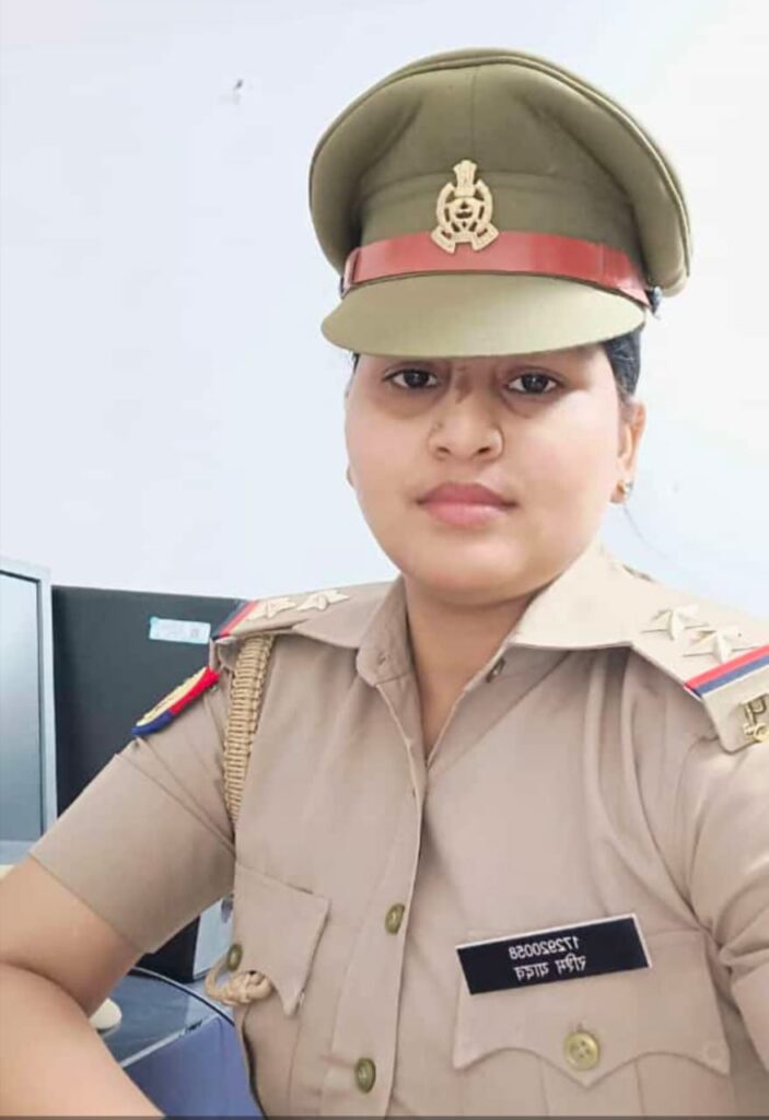 अमेठी में दरोगा का शव फांसी पर लटका