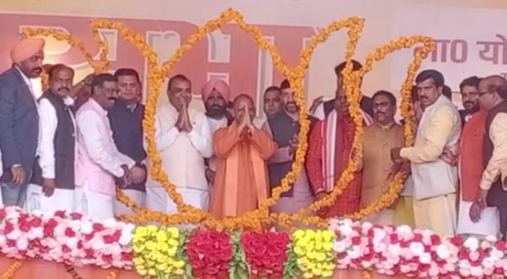 बदजुबानी दुर्गति कराती है, वक्त सबको सुधार देता हैः सीएम योगी