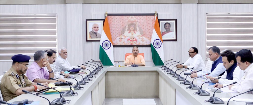 सभी जिलों में बनाएं डेडिकेटेड हॉस्पिटल,&nbsp; इन्फ्लूएंजा और कोविड मरीजों को मिले तत्काल इलाज: मुख्यमंत्री