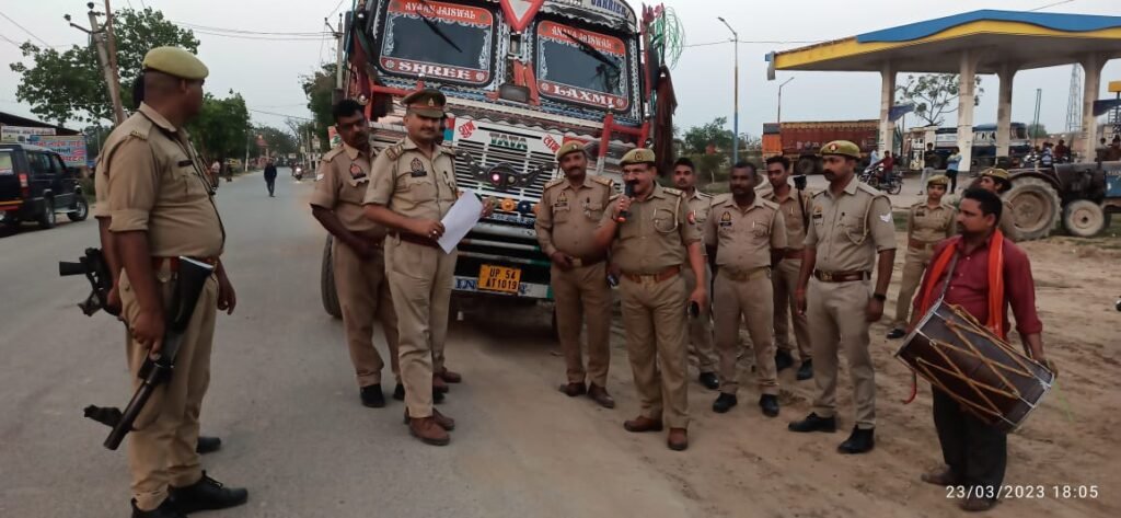 गैंगस्टर अपराधी का वाहन पुलिस ने किया कुर्क,मचा हड़कंप