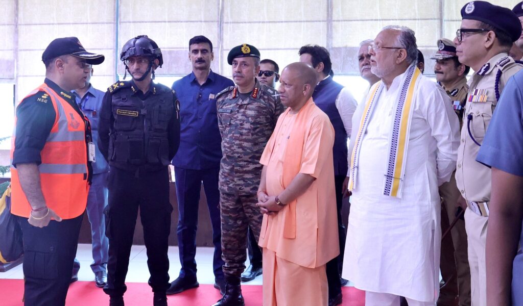 मुख्यमंत्री ने देखा यूपी पुलिस और एनएसजी का शौर्य