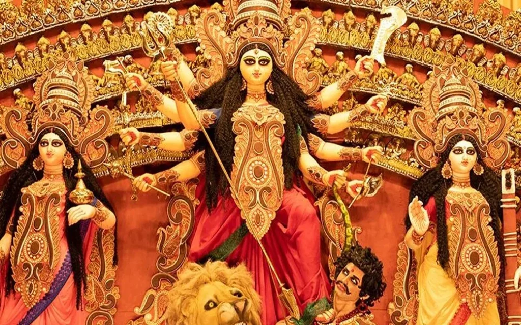 नवरात्रि में दुर्गा पंडालों से नारी शक्ति को जागृत करेगी योगी सरकार