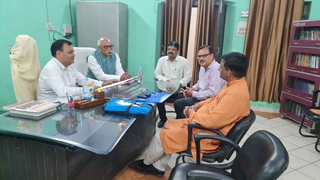 उत्तर प्रदेश माध्यमिक संस्कृत शिक्षा परिषद की परीक्षाफल समिति की बैठक सम्पन्न-जे पी सिंह