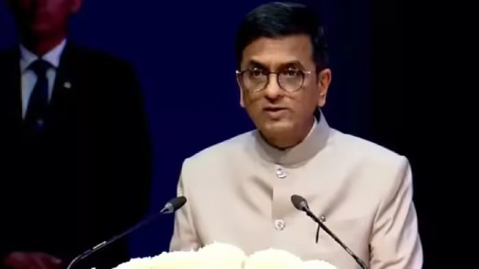 झंडारोहण के बाद बोले सीजेआई, आजादी को हल्के में ना लें