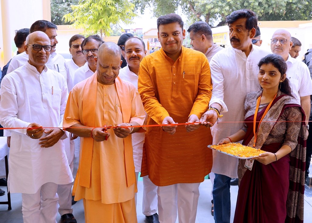 गोरखपुर में विकास की रफ्तार: मुख्यमंत्री ने दिए सुरक्षा और पर्यटन को नई दिशा