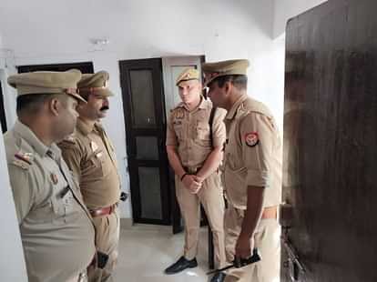 अयोध्या के ADM लॉ एंड ऑर्डर सुरजीत सिंह का शव कमरे में मिला, DM और कमिश्नर मौके पर पहुंचे