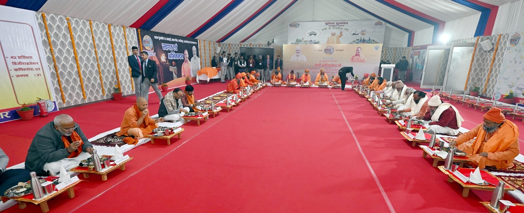 मुख्यमंत्री ने प्रयागराज महाकुंभ 2025 की तैयारियों का किया निरीक्षण