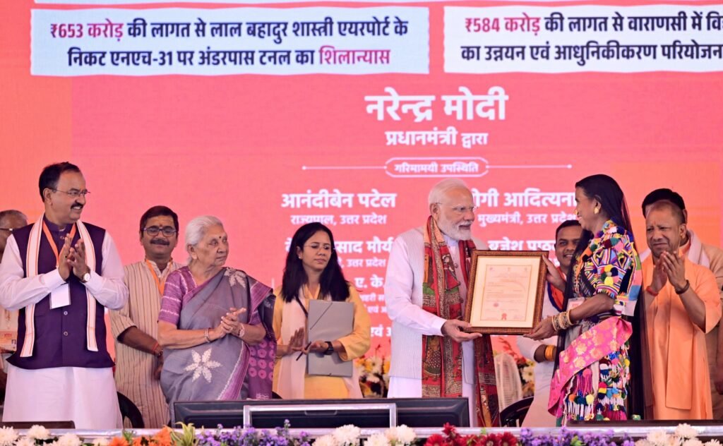 प्रधानमंत्री ने वाराणसी को दी 3,900 करोड़ रुपये की विकास परियोजनाओं की सौगात