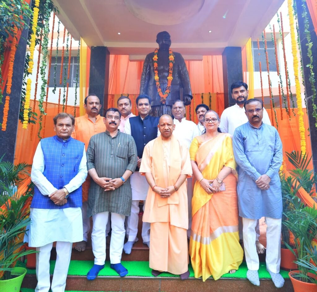 “एक देश में दो प्रधान नहीं, मोदी ने पूरा किया मुखर्जी का सपना – योगी”