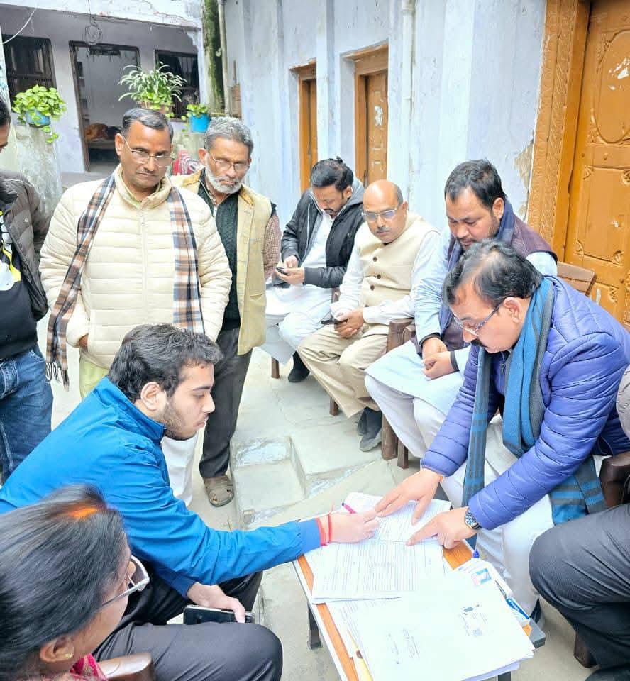 SIR अभियान को मिली गति, महानगर अध्यक्ष आनंद द्विवेदी ने बूथ 286 पर घर-घर किया जनसंपर्क