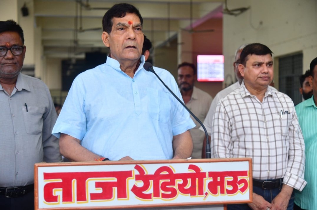 ग्रामीण परिवहन को मिली नई उड़ान, मंत्री ए.के. शर्मा ने मऊ में बस सेवा का किया शुभारंभ