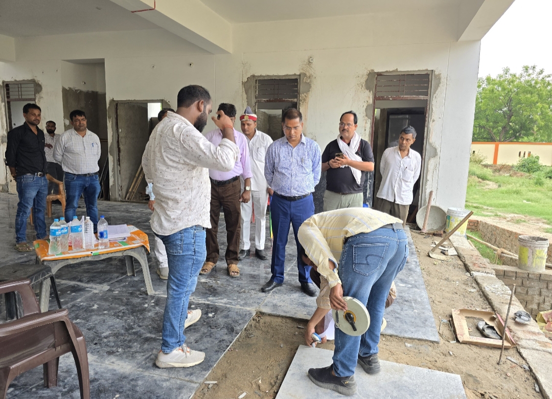 मुख्य विकास अधिकारी ने मधुबन बस स्टेशन पुनर्निर्माण कार्य का किया निरीक्षण