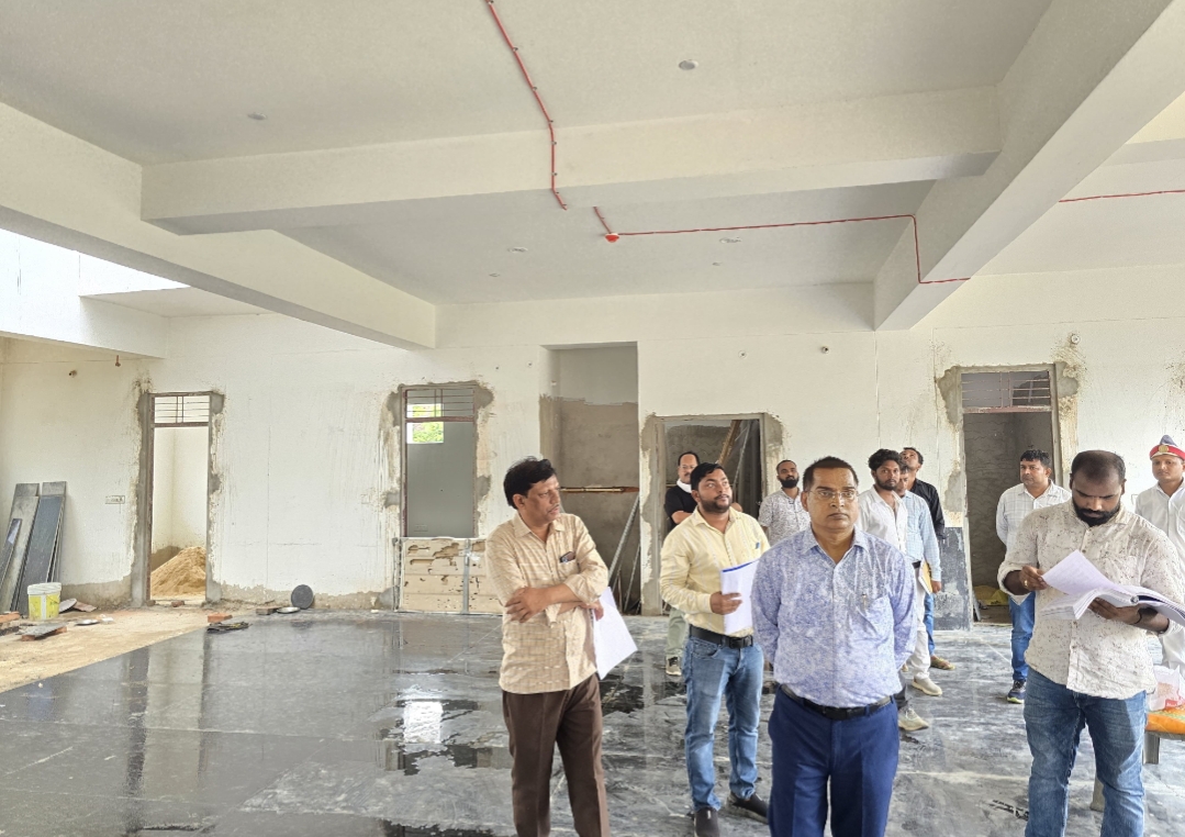 बस स्टेशन पुनर्निर्माण कार्य में मिली खामियां, मुख्य विकास अधिकारी ने जताई नाराजगी
