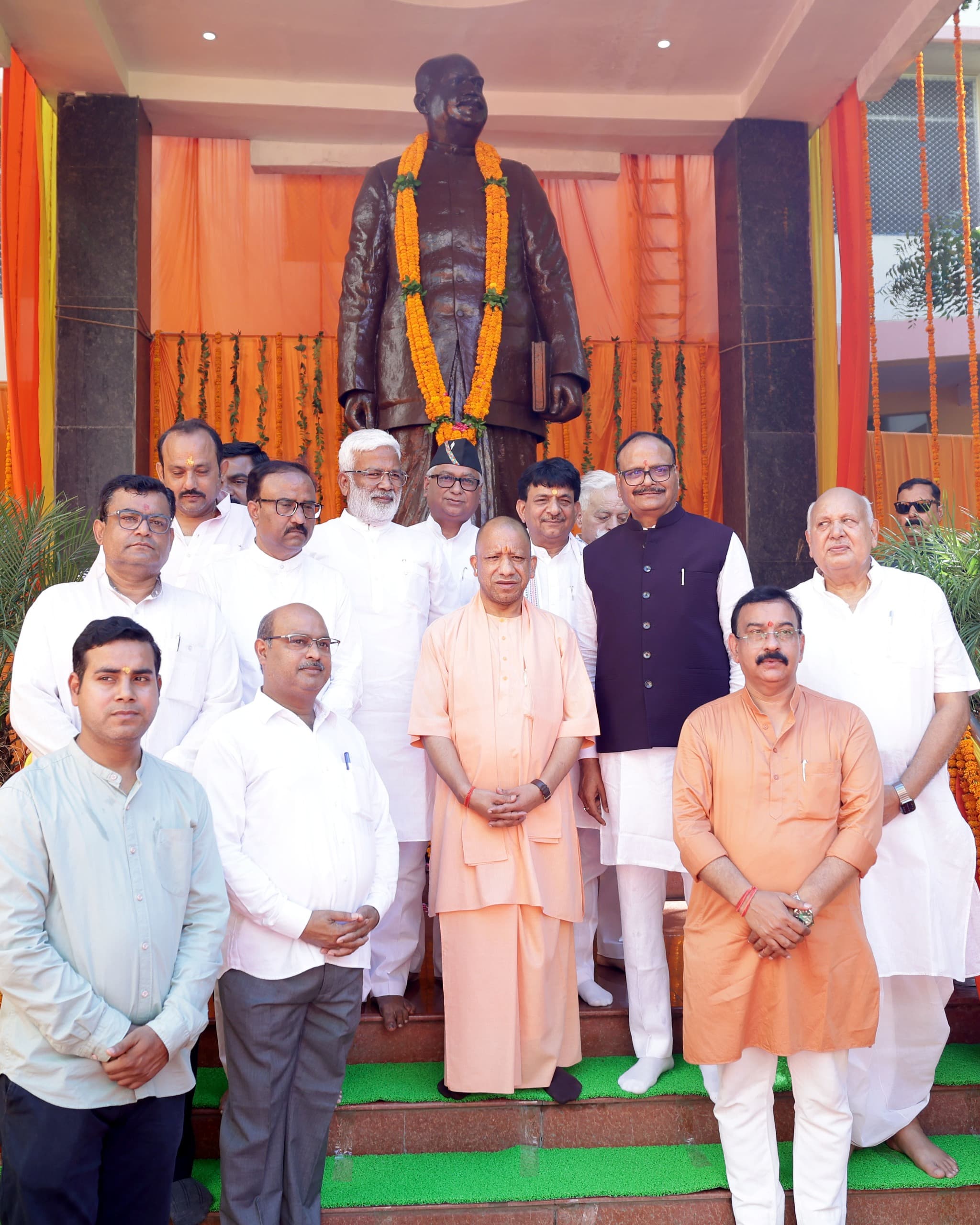 डॉ. श्यामा प्रसाद मुखर्जी की 125वीं जयंती पर मुख्यमंत्री योगी ने अर्पित किए श्रद्धासुमन, भाजपा ने पूरे महानगर में मनाया स्मृति दिवस