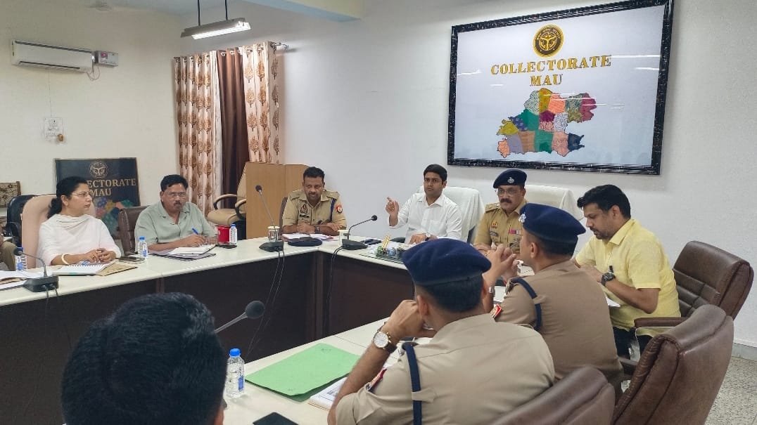 जघन्य अपराधों में अपराधियों को शीघ्र दिलाएं सजा, चार्जशीट में न हो देरी: जिलाधिकारी आनंद वर्धन