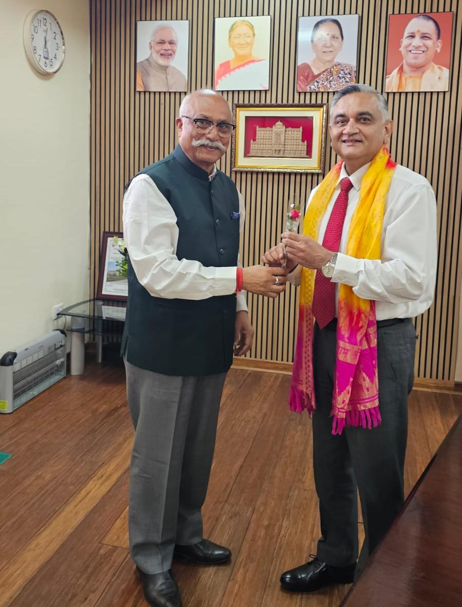 "जीवनदाता देवतुल्य हैं चिकित्सक"— राष्ट्रीय चिकित्सा दिवस पर जितेन्द्र प्रताप सिंह ने चिकित्सा-जगत की विभूतियों का किया भव्य सम्मान