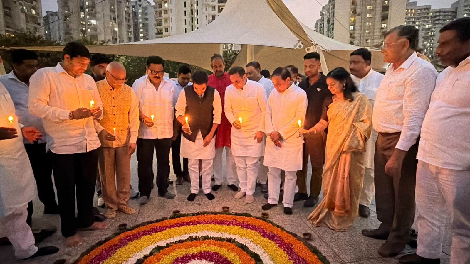 वेदवन में दीपशिखाओं ने रचा मंगल आलोक, प्रधानमंत्री मोदी के दीर्घायु की हुई सामूहिक प्रार्थना